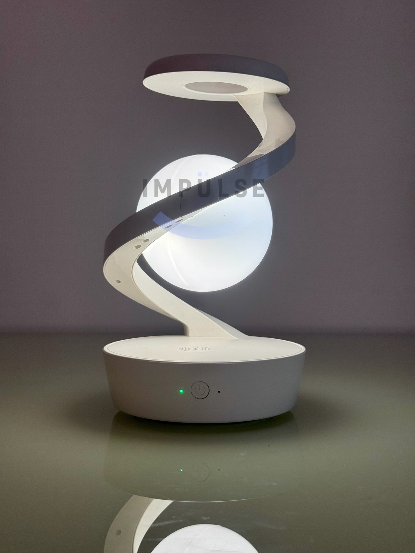 Lámpara LED Decorativa RGB con Sensor de Movimiento y Carga Inalámbrica