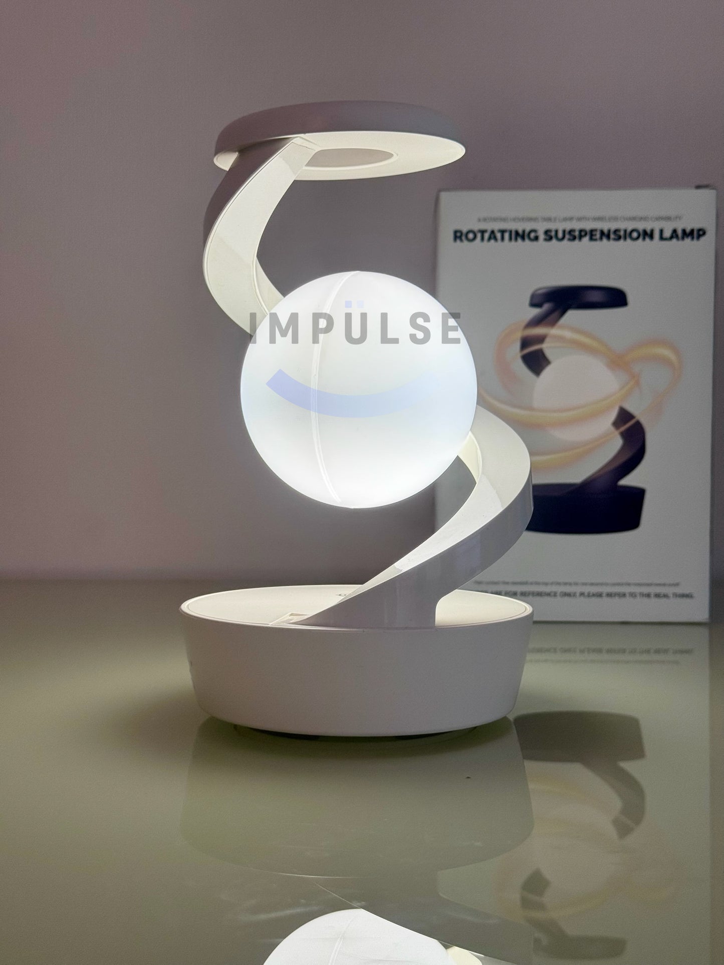 Lámpara LED Decorativa RGB con Sensor de Movimiento y Carga Inalámbrica